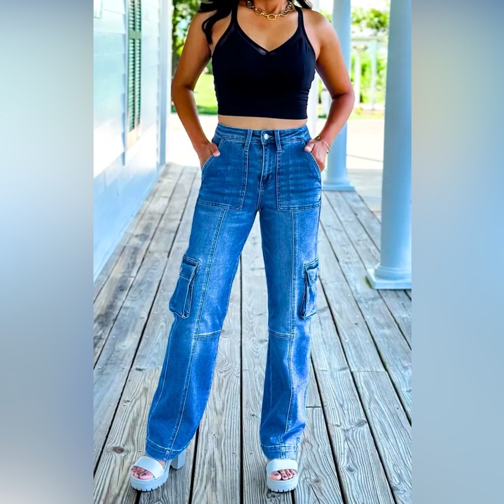 Judy Blue wide leg high waist Cargo jeans.